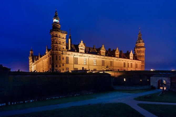 4-Hour Private Hamlet Castle Tour from Copenhagen - Meeting in Copenhagen and taking the train