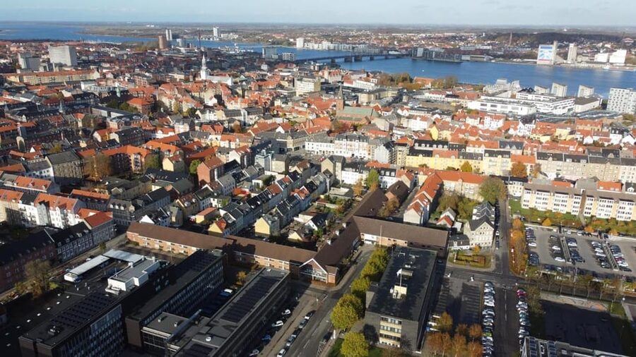 Aalborg: Express Walk with a Local in 60 minutes - Key points at a glance