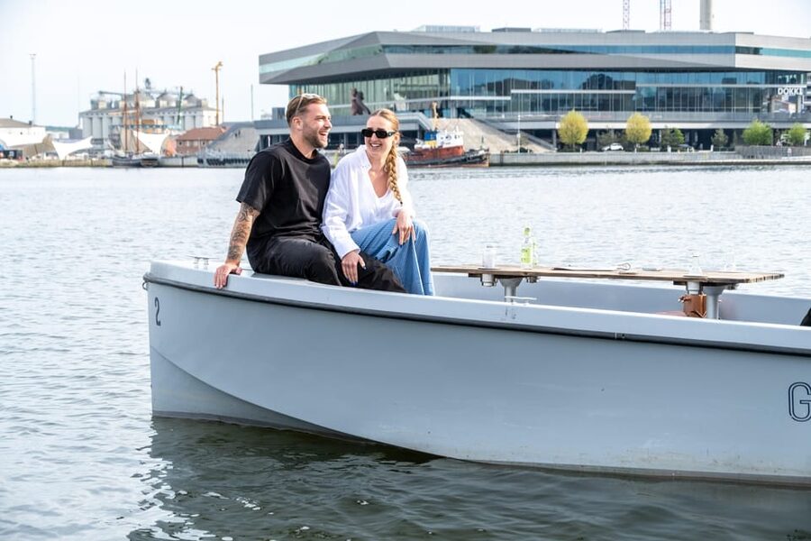 Aarhus: 1 or 1,5 Hour Boat Rental - No License Required - Meeting at the lighthouse in Aarhus