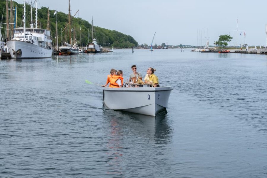 Aarhus: 1 or 1,5 Hour Boat Rental - No License Required - A picnic turns a short rental into an occasion