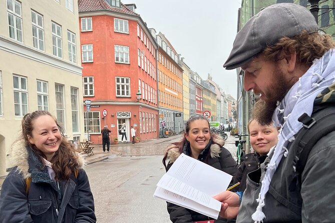 Aarhus Self guided Mystery hunt Sabotage in Danish - What the QR code adds