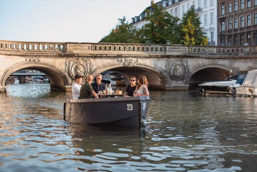 Copenhagen: 1, 2 or 3-Hour Boat Rental (No License Required) - The 15-minute safety briefing
