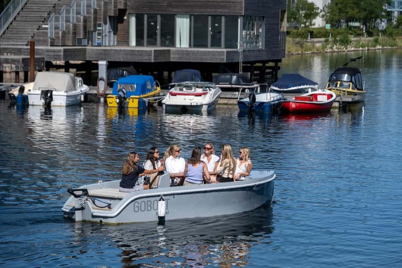 Copenhagen: 1 or 2-Hour Canal Tour in Silent Electric Boats - Amalienborg Palace and Copenhagen’s royal waterfront