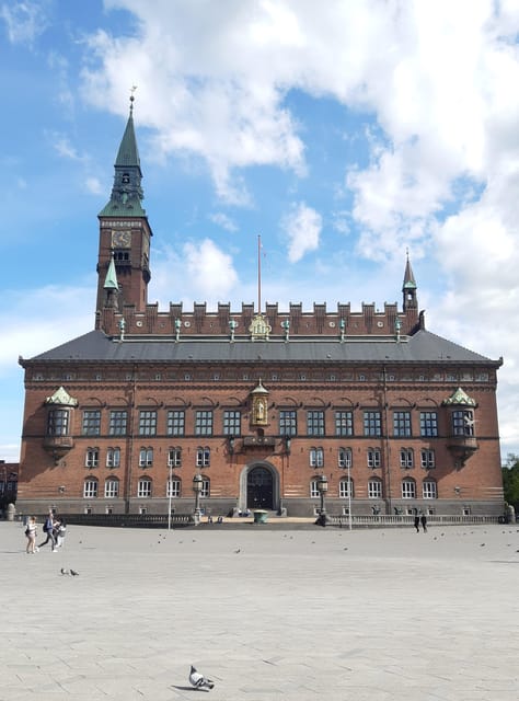 Copenhagen: 2,5-Hour 'Must See' Bike Tour with a Local Guide - Rosenborg Castle and the final landmarks
