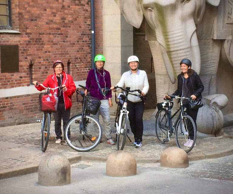 Copenhagen: 2,5-Hour 'Must See' Bike Tour with a Local Guide - Starting near Copenhagen’s royal quarter