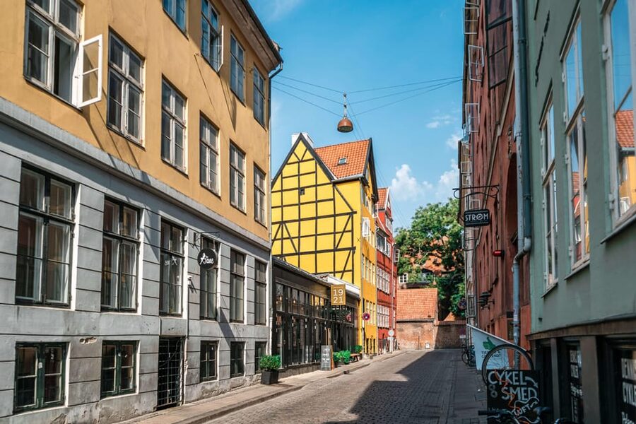 Copenhagen: 2-hour Old Town Private Walking Tour - A brief look at the University of Copenhagen Botanical Garden
