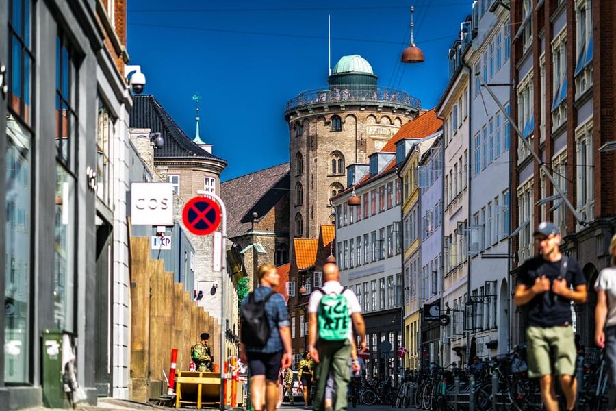 Copenhagen: 2-hour Old Town Private Walking Tour - What the $683 private price means