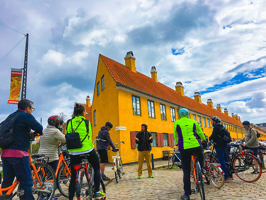 Copenhagen: 3-Hour City Highlights Bike Tour with Guide - Christiansborg and the Black Diamond