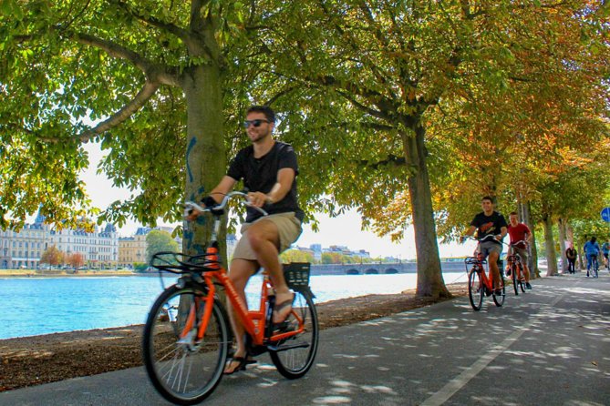 Copenhagen: 3 Hour Private Bike Tour - Christiansborg Palace and the center of power