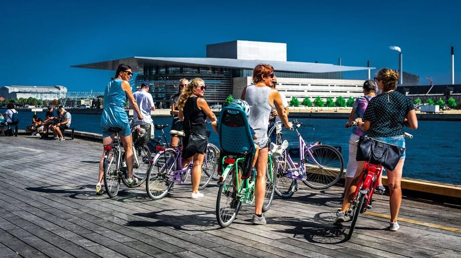 Copenhagen: 3-hour Private Guided Bike Tour - Christianshavn and Freetown Christiania
