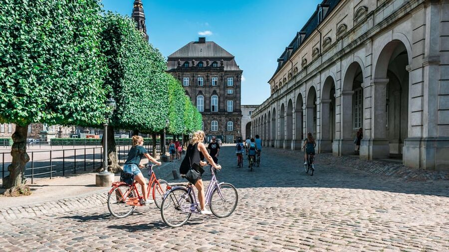 Copenhagen: 3-hour Private Guided Bike Tour - Torvehallerne, Rosenborg, and the Royal Quarter