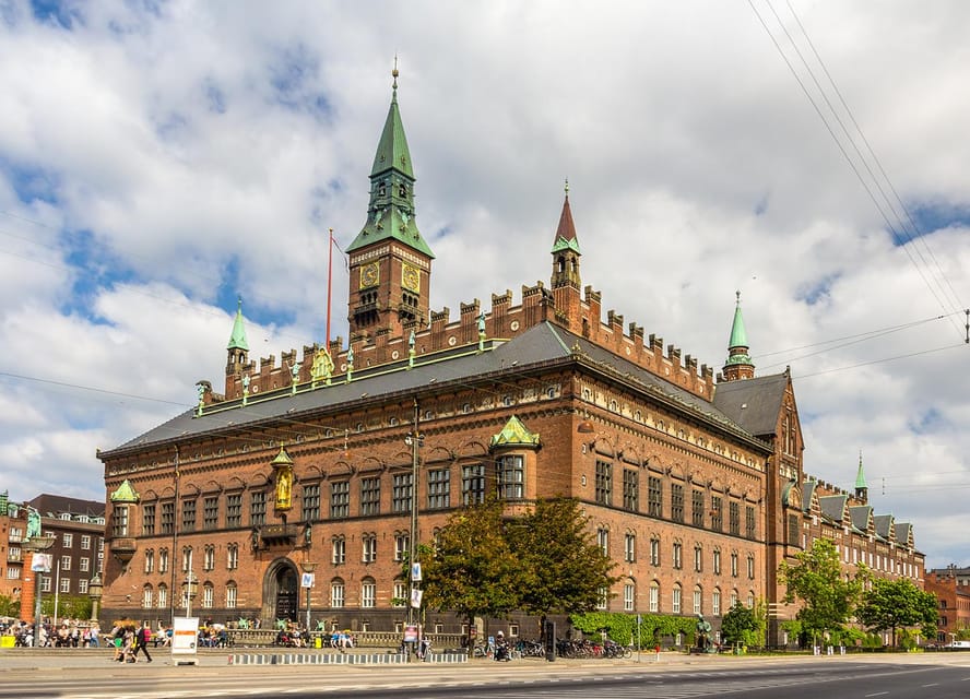 Copenhagen: A guided walk for first-timers in the city - What the guide adds to the walk