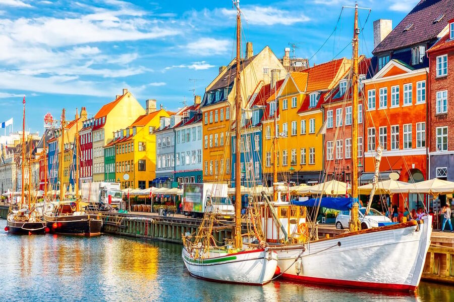 Copenhagen: A guided walk for first-timers in the city - Børsen, Holmen Church, and Christian IV’s Brewhouse