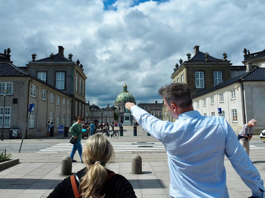 Copenhagen: A guided walk for first-timers in the city - Nyhavn, the colorful pause in the route