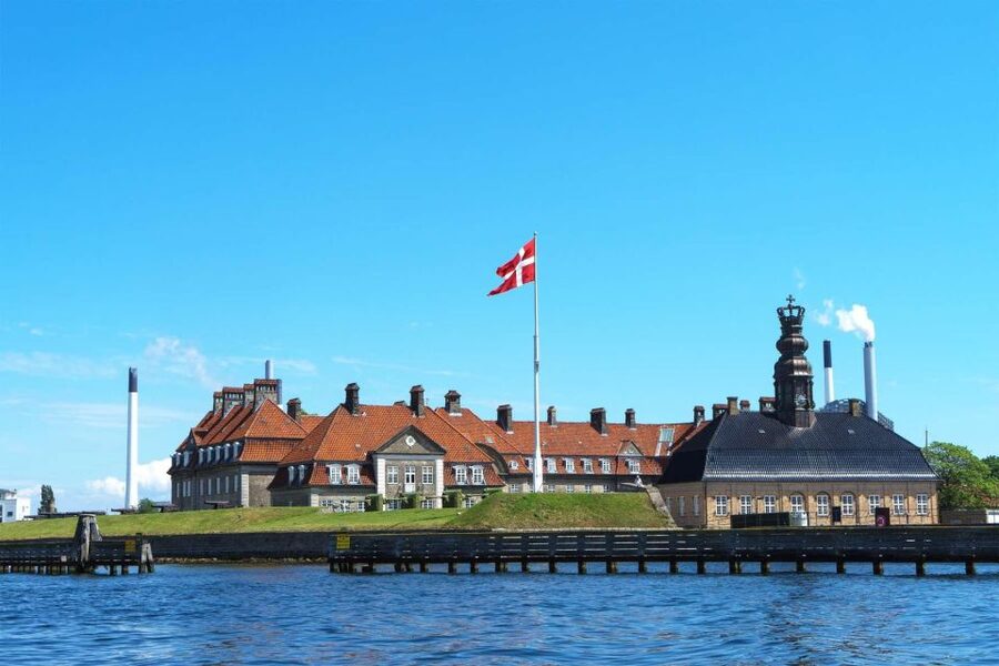 Copenhagen: Canal Boat Cruise & Old Town/Nyhavn Walking Tour - Extending the walk through the King’s Garden