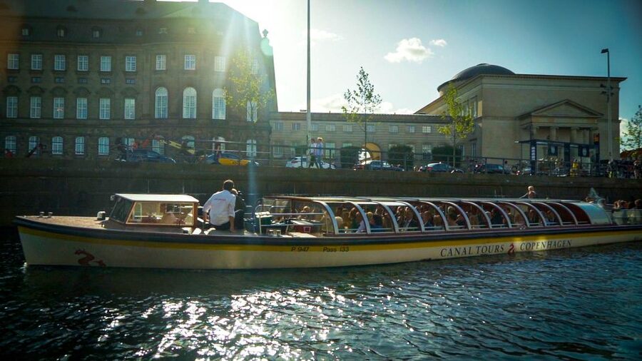 Copenhagen: Classic Canal Tour & The Harbour - Why this 105-minute boat ride is worth your time