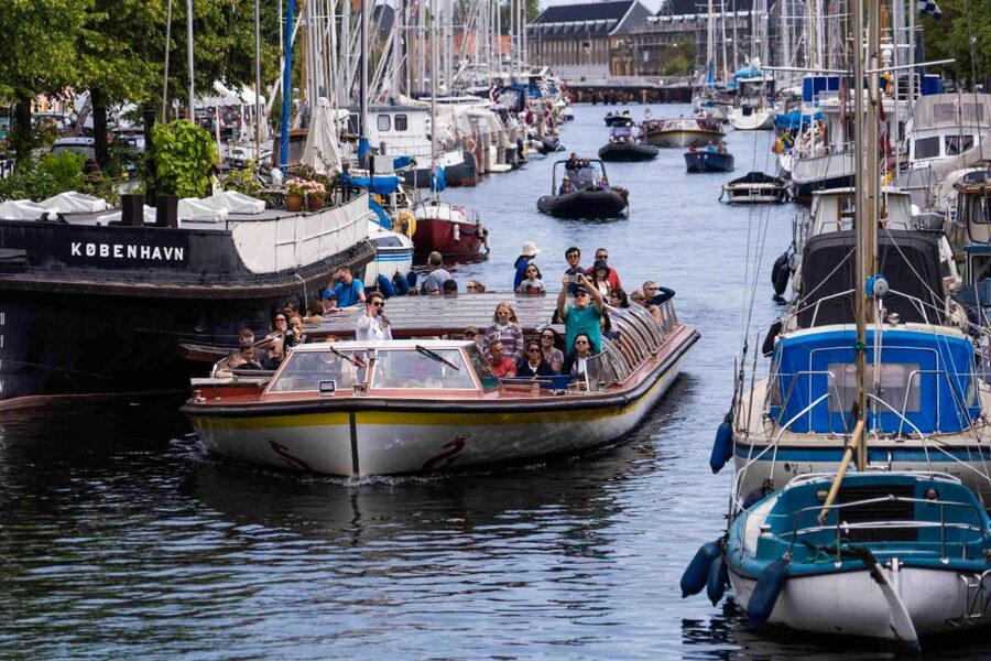 Copenhagen: Classic Canal Tour & The Harbour - Starting at Ved Stranden 26