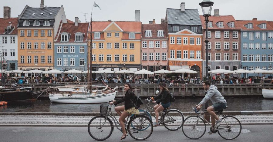 Copenhagen: Express Walk with a Local in 60 minutes - What this compact Copenhagen walk is really designed to do