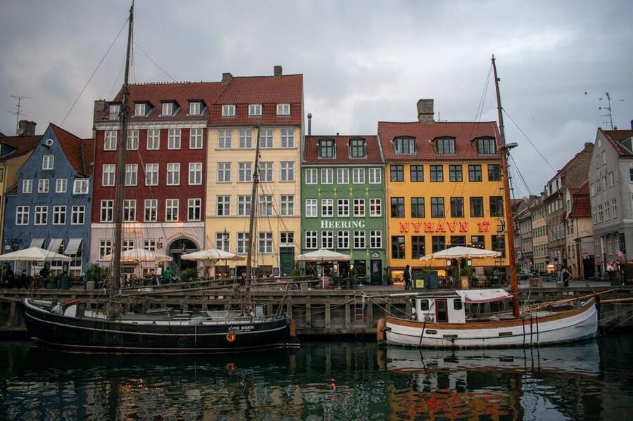 Copenhagen: Guided Walking Tour in French - From City Hall to Christiansborg