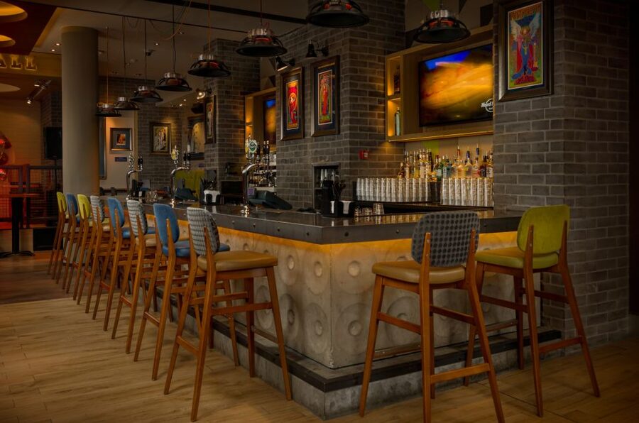 Copenhagen: Hard Rock Cafe with Set Menu for Lunch or Dinner - Service can be excellent, but timing varies