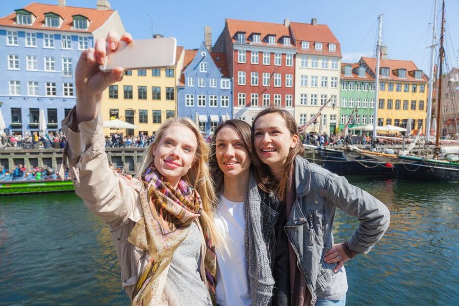 Copenhagen: Highlights & Secrets Private Walking Tour - Højbro Plads and Nikolaj’s changing identity