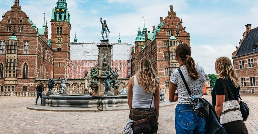 Copenhagen: Kronborg, Frederiksborg Castle and Roskilde Tour - The Day at a Glance