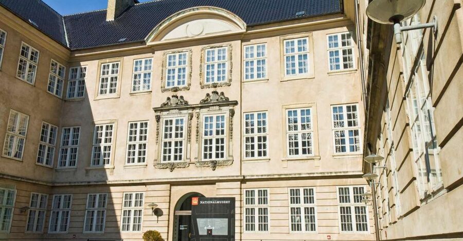 Copenhagen: Old Town and Nyhavn Private Family Tour - Copenhagen Cathedral and the Round Tower