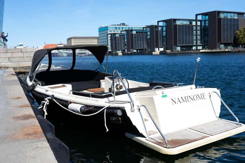 Copenhagen: Private Guided Boat Tour with City Highlights - The one-hour city route, a quick look at Copenhagen