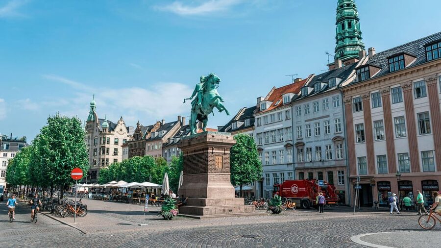 Copenhagen: Private Walking Tour - Ved Stranden and Christiansborg: Copenhagen’s working center