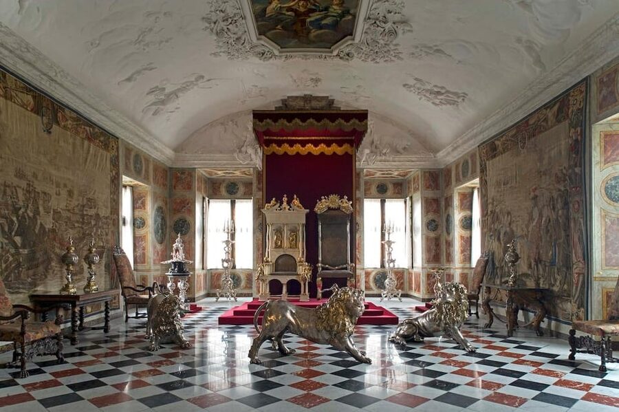 Copenhagen: Rosenborg Castle Entry Ticket - Who should book Rosenborg Castle?