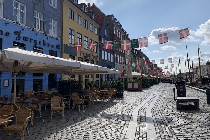 Copenhagen's Royal History: A Self-Guided Walking Tour - How the VoiceMap format works in practice