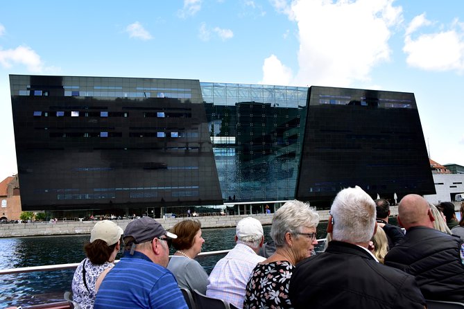 Copenhagen Sightseeing Classic Canal Tour With Live Guide - Starting at Ved Stranden 26