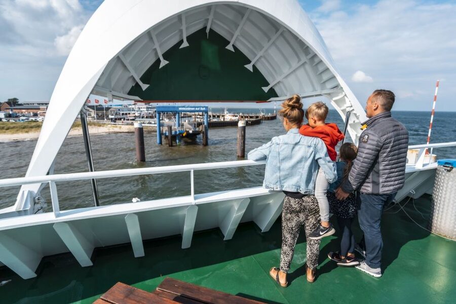 From Rømø: One-Way or Roundtrip Passenger Ferry to Sylt - Boarding a double-ended ferry