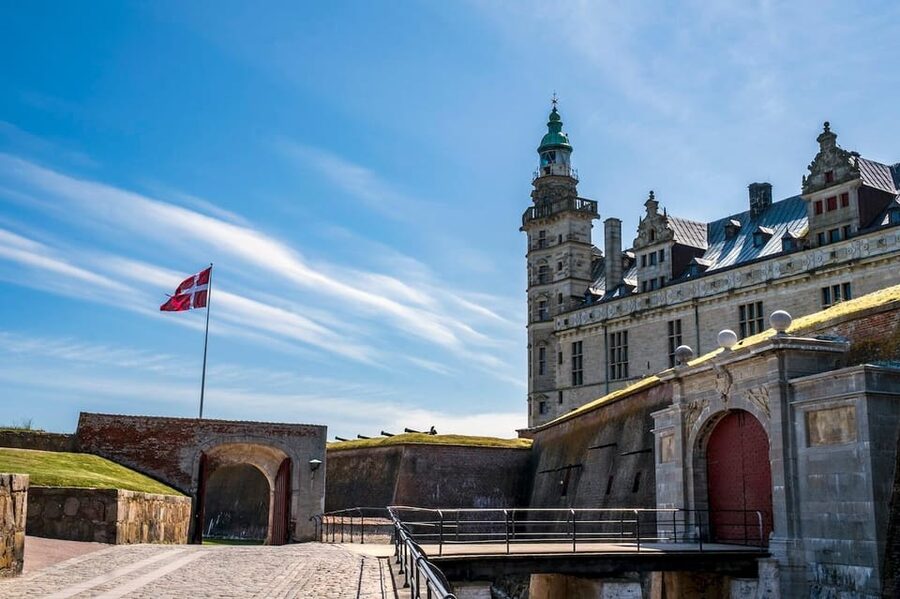 Kronborg Castle Entry Ticket - Going underground to meet Holger Danske