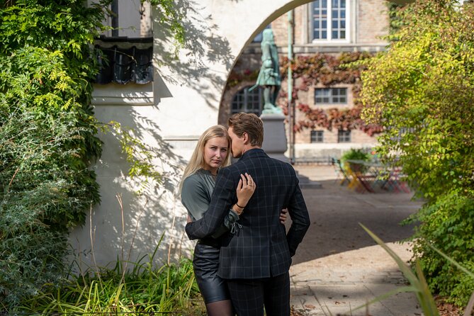 Photo Shoot in Copenhagen with a Personal Photographer - A private walking session instead of a rushed group stop