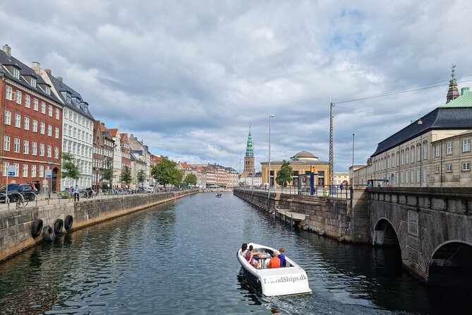 Private E-Biking Copenhagen History and Nature Adventures - Christiansborg and 500 years of city change