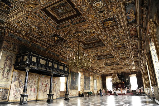 Private Tour to Frederiksborg Castle - What the private guide adds