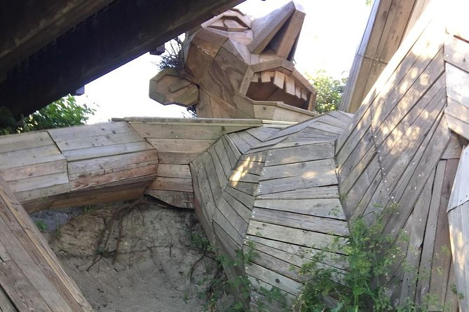 The Forgotten Giants Private Tour - Teddy Friendly beside the water in Taastrup