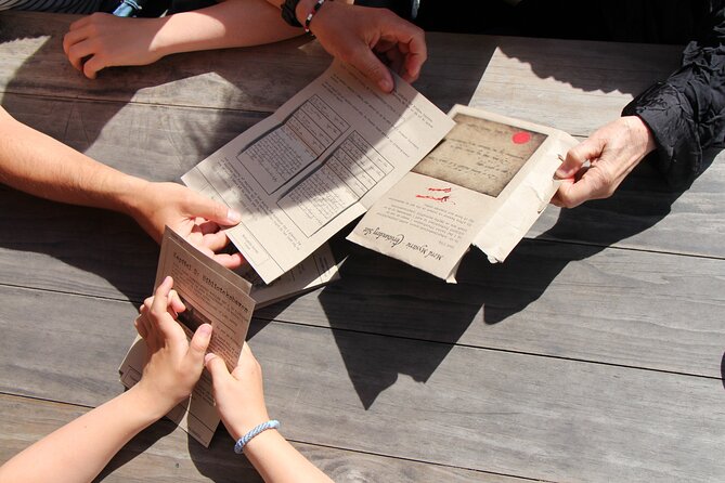 The Murder by Christiansborg Palace: Interactive Mystery Hunt - Picking up the mystery materials
