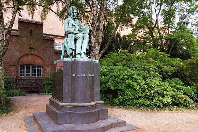 The Philosopher's Last Walk: An audio tour on the life of Søren Kierkegaard - Entering Assistens Cemetery