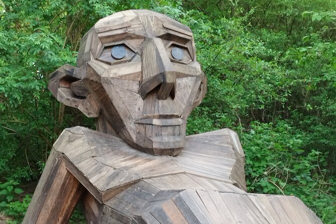 The Six Forgotten Giants Trolls Hunt with Minibus - Albertslund: Thomas on the Mountain ends the hunt