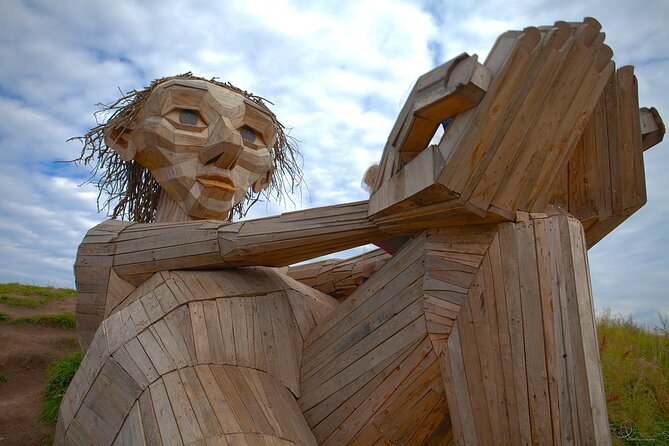 The Six Forgotten Giants Trolls Hunt with Minibus - The minibus makes the scattered route practical
