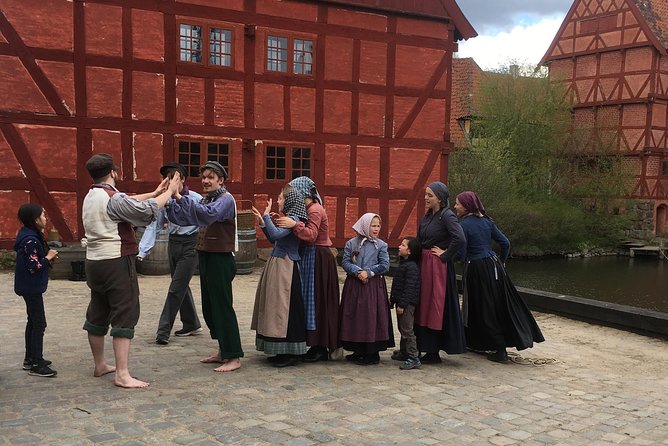 Time travel in Aarhus - The 19th Century, 1974, and Future Aarhus
