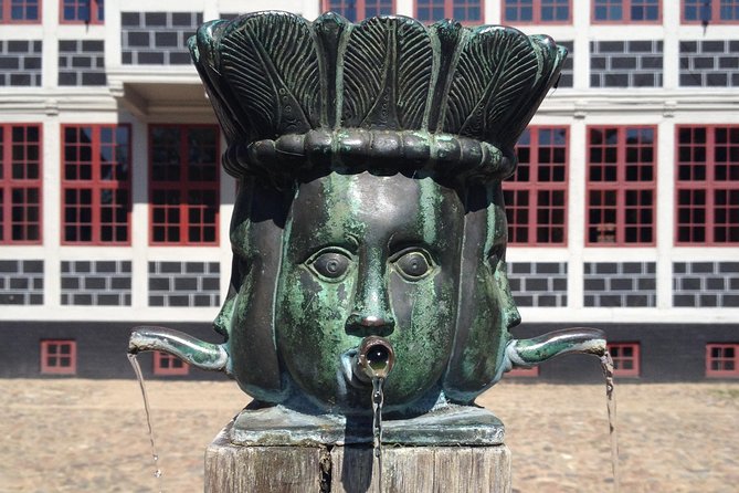 Time travel in Aarhus - Why the Small Group Changes the Experience